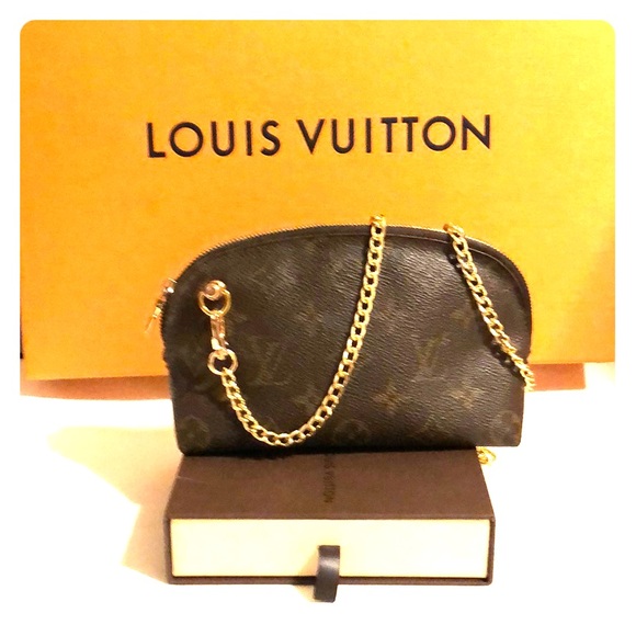 Louis Vuitton Handbags - ❤️Authentic Louis Vuitton Cosmetic Case in a Chain